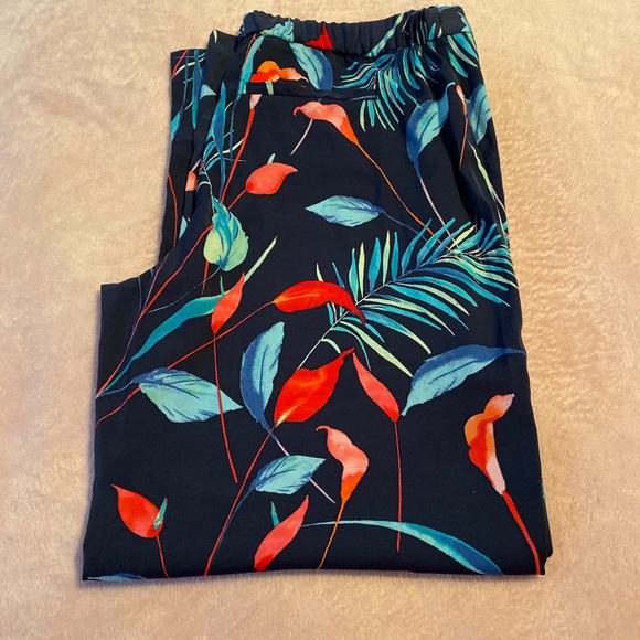 Liz Claiborne Flowy Pants - Picture 2 of 8